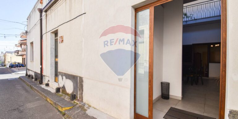 20251030112709-996931-3