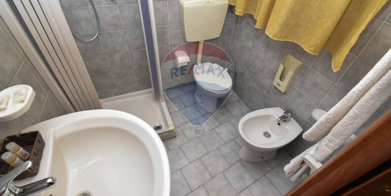 20251030112745-996931-18