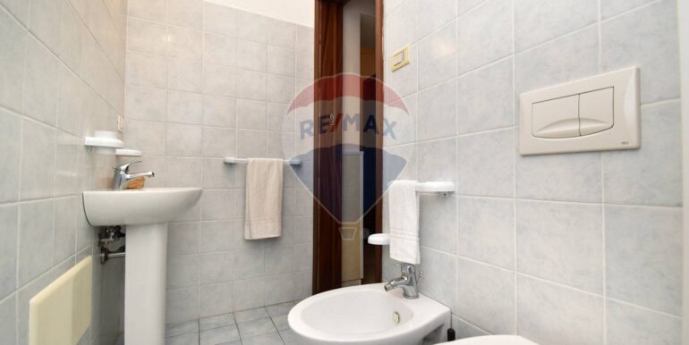 20251030112752-996931-21