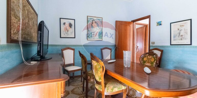 20251030230148-997384-7