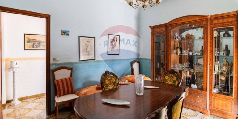 20251030230151-997384-8