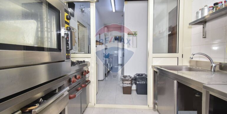 20251031182848-997630-18