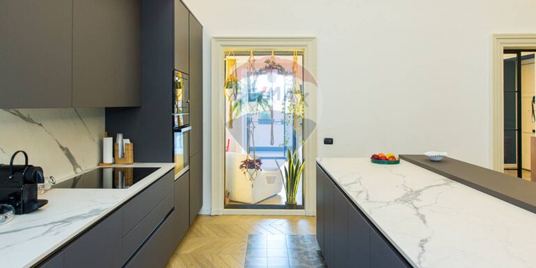 20251103105122-994018-22