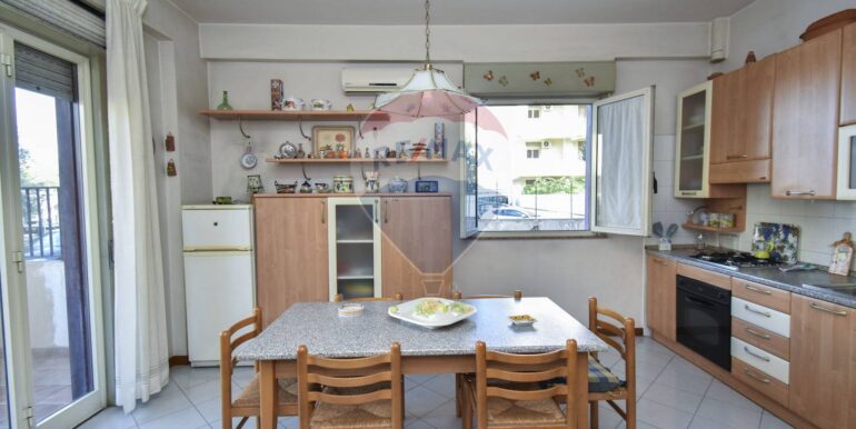 20251103111515-992038-17