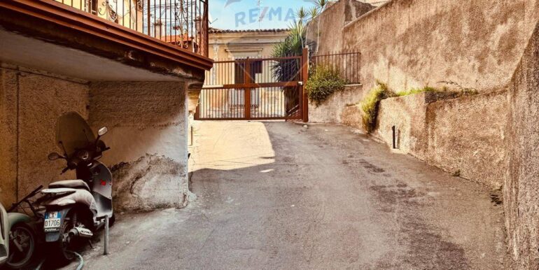 20251103122403-997798-18