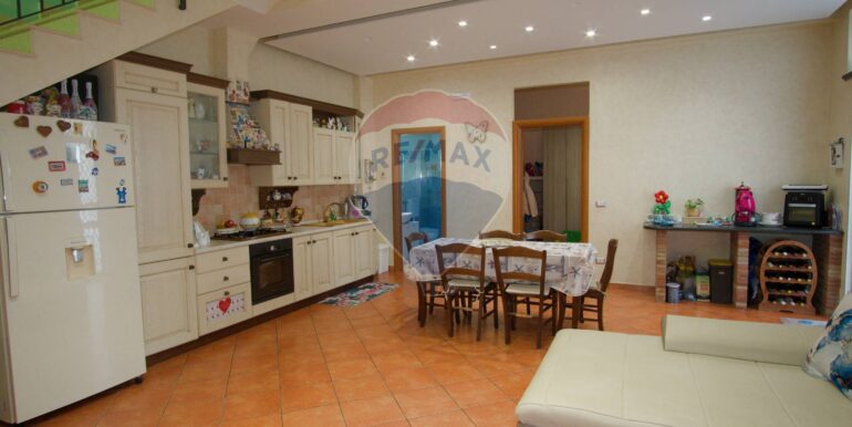 20251103125441-996835-10