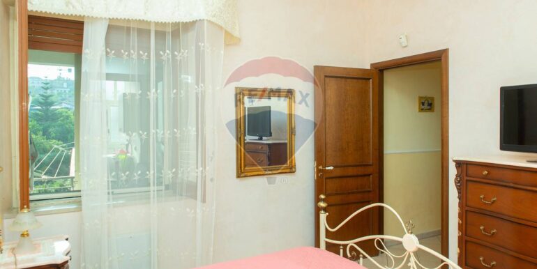 20251103174911-998269-6