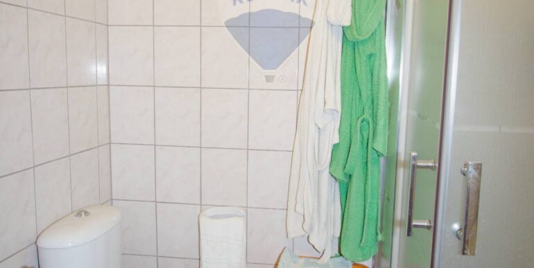 20251103183011-998238-7