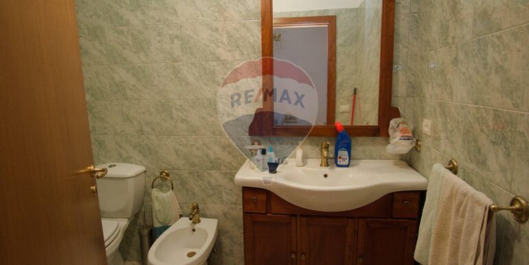 20251103183033-998238-14