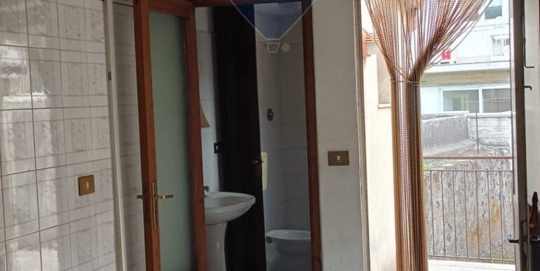 20251103193401-997537-3