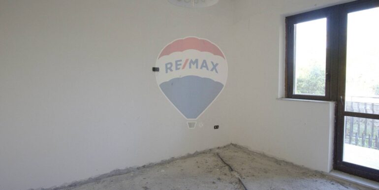 2025110374832-997716-4