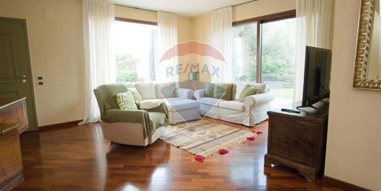 20251104125622-998441-15