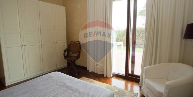 20251104125629-998441-17