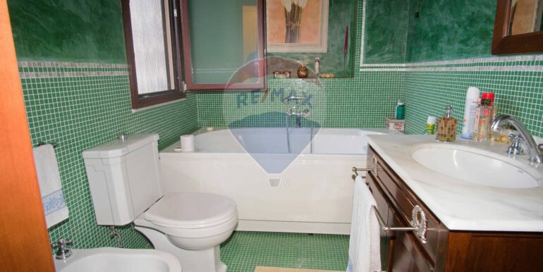 20251104125632-998441-18