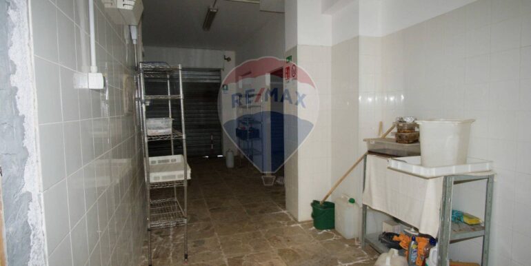 20251104125758-998439-4