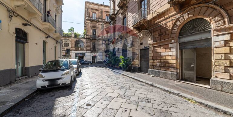 20251104165211-998501-3