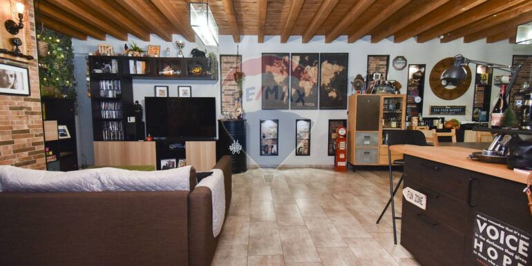 20251104165352-996695-7