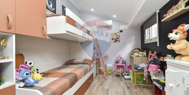 20251104165517-996695-38