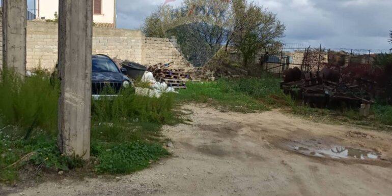 20251104175335-998522-8