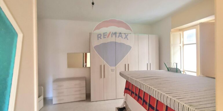 20251104191711-998515-12