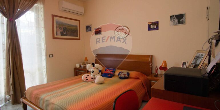 20251105102029-998415-12