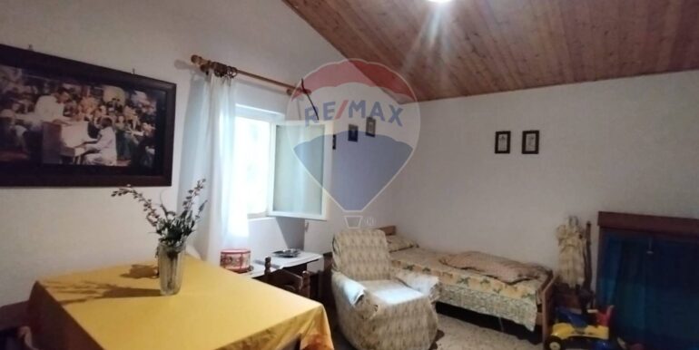 20251105114716-998881-12