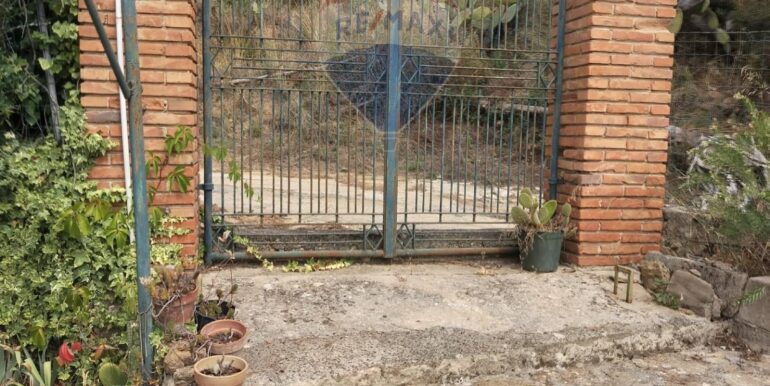 20251105114749-998881-18