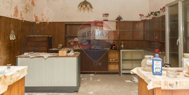 20251105120354-975634-12