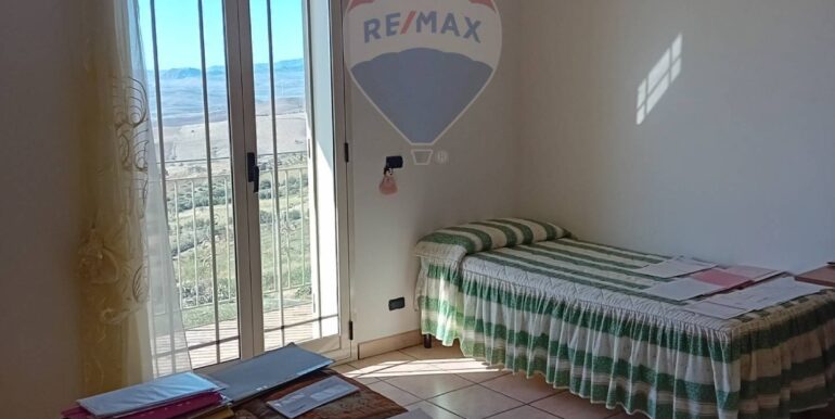 20251105120706-998468-10