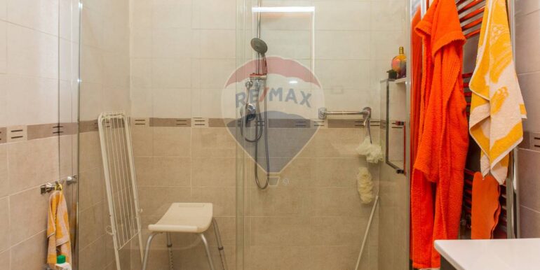 20251105173906-999029-17