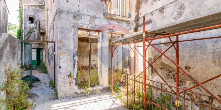 20251105183247-999103-12