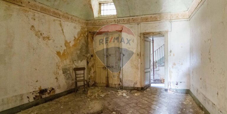 20251105183302-999103-16