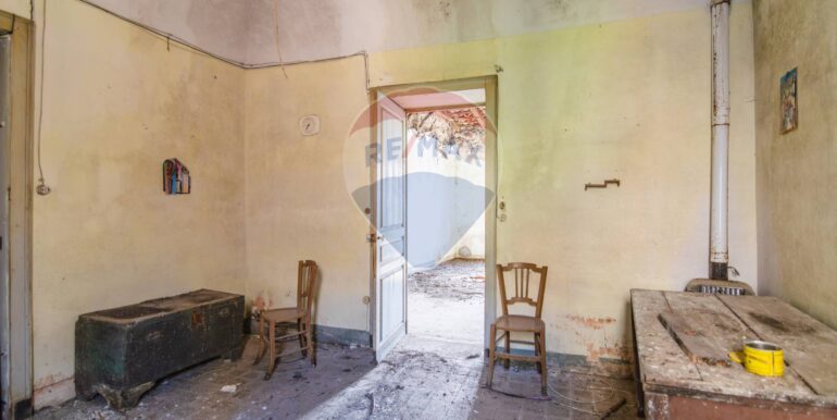 20251105183352-999103-30