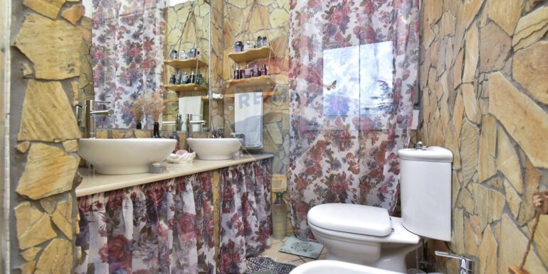 20251105191430-999115-15