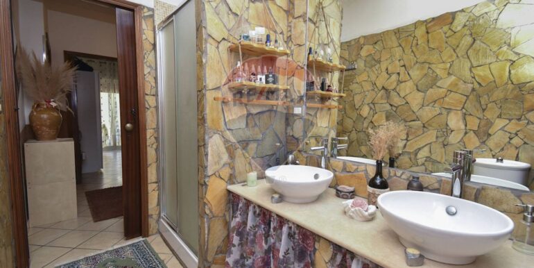 20251105191434-999115-16