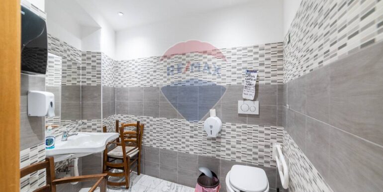 20251106135815-999218-18