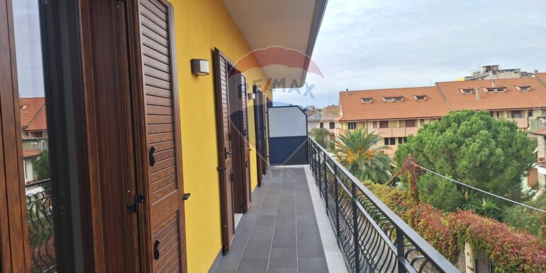 20251106170130-999219-8