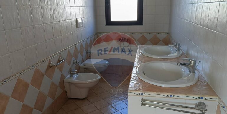 20251106183507-999245-10