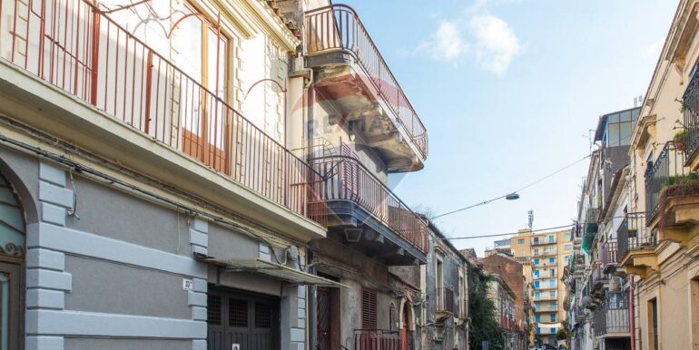 20251106201852-999299-2