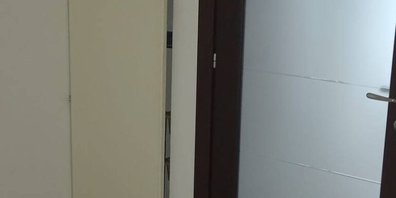 20251106235159-999302-4