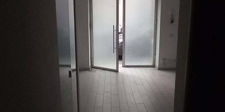 20251106235203-999302-6