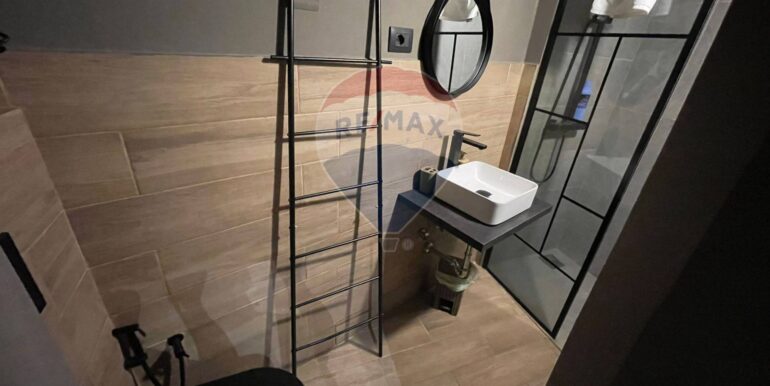 20251107110708-999317-8