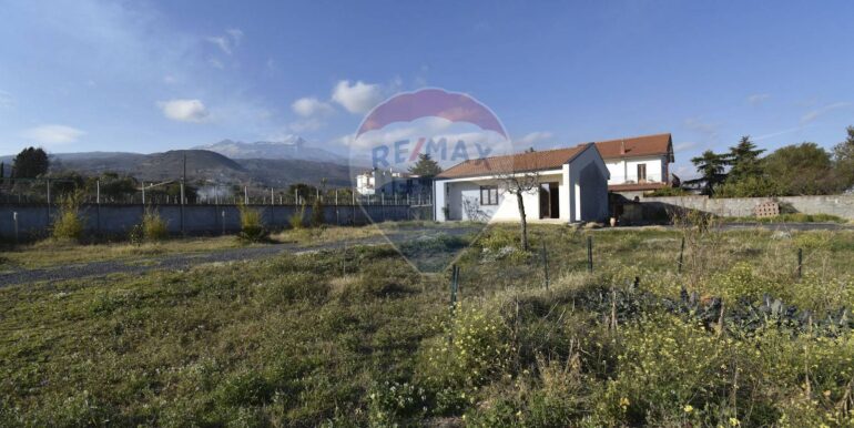 20251107172620-999476-0