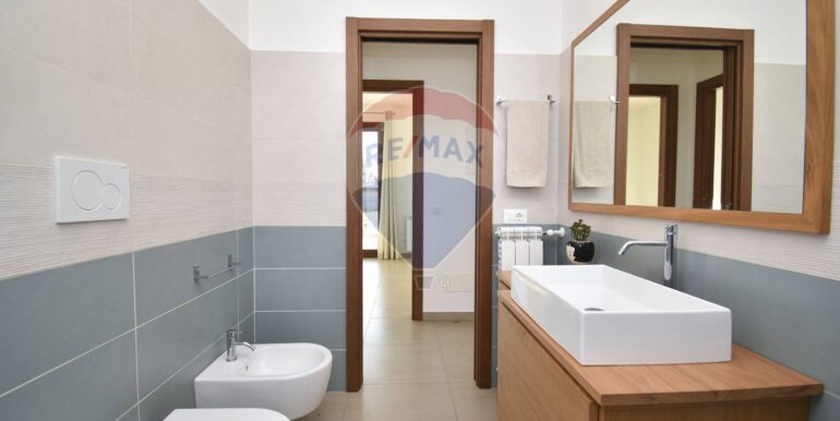 20251107172621-999476-10