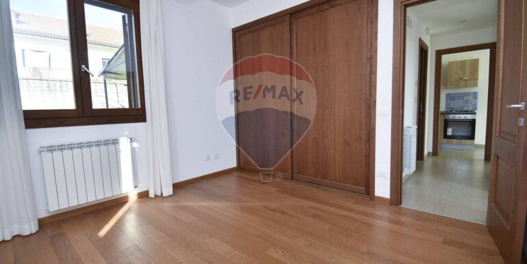 20251107172621-999476-17