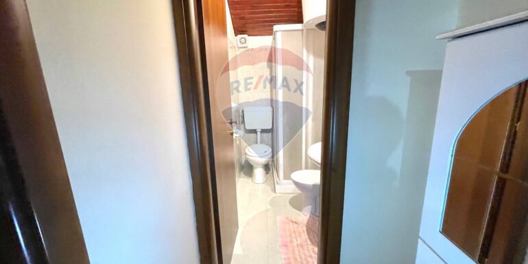 20251107183419-999494-12