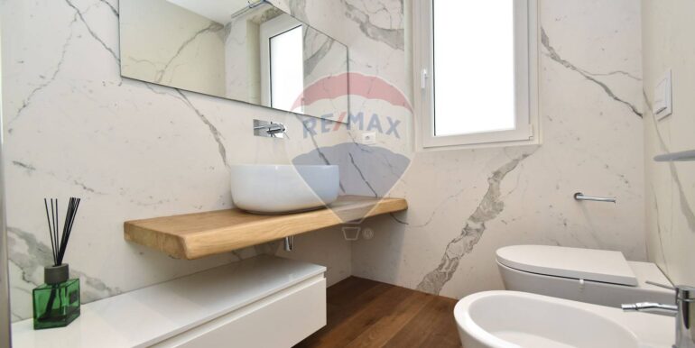 20251107191856-999485-17