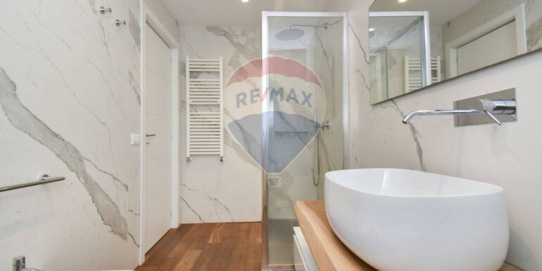 20251107191857-999485-18