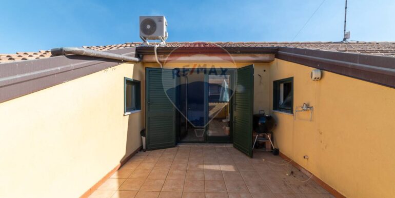 20251107202040-999681-18