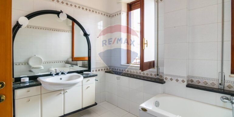 2025110795858-999310-7